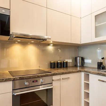 Apartment Urban Chic - One Bedroom - Center&stawki