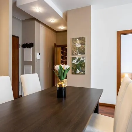 Urban Chic - One Bedroom - Center&stawki Apartment *